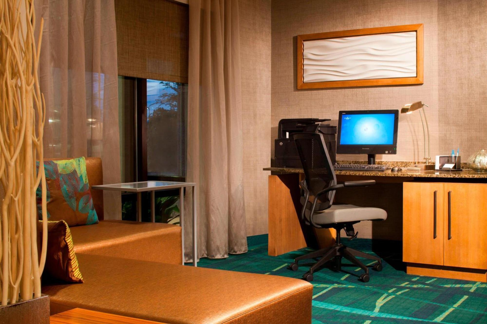 Springhill Suites Гейнсвил Екстериор снимка